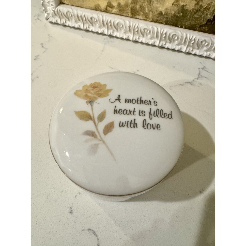 Vintage Mother Trinket Box Jewelry Keepsake "A Mother's Heart"